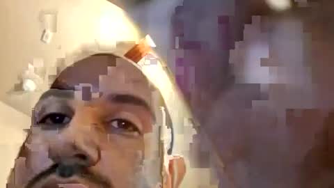 Snapshot of mechanix88 chatting on 09/17/25, 03:14 Bruh online show from 09/17/25, 03:14