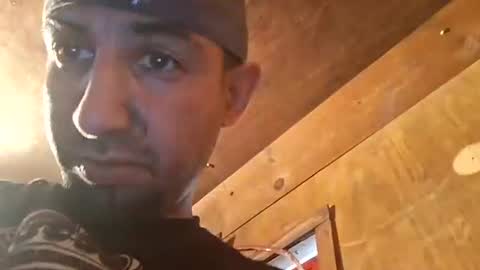 Snapshot of mechanix88 chatting on 09/19/25, 05:02 Bruh online show from 09/19/25, 05:02