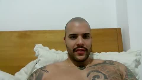 Snapshot of medellindrak chatting on 01/26/25, 11:29 filippoae online show from 01/26/25, 11:29