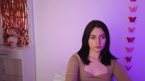 Snapshot of medina_andress chatting on 03/10/25, 03:52 Dina online show from 03/10/25, 03:52