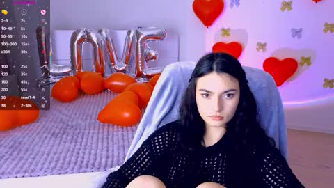 Snapshot of medina_andress chatting on 02/11/26, 10:04 Dina online show from 02/11/26, 10:04