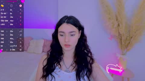 Snapshot of medina_andress chatting on 03/17/26, 09:51 Dina online show from 03/17/26, 09:51