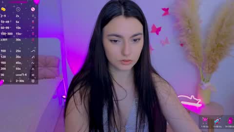 Snapshot of medina_andress chatting on 04/12/26, 07:52 Dina online show from 04/12/26, 07:52
