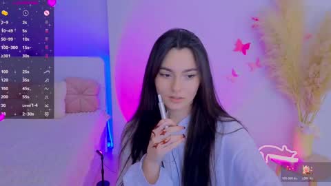 Snapshot of medina_andress chatting on 04/13/26, 09:09 Dina online show from 04/13/26, 09:09