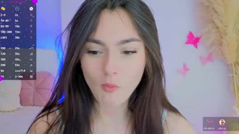 Snapshot of medina_andress chatting on 05/24/26, 08:25 Dina online show from 05/24/26, 08:25