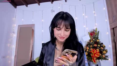 Snapshot of medussa13 chatting on 02/21/25, 01:22 medussa13 online show from 02/21/25, 01:22