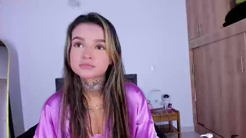 Snapshot of medussa13 chatting on 09/11/25, 01:11 medussa13 online show from 09/11/25, 01:11