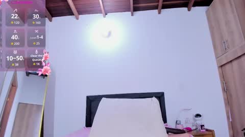 Snapshot of medussa13 chatting on 09/13/25, 01:11 medussa13 online show from 09/13/25, 01:11