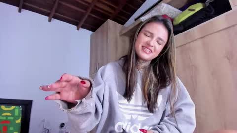 Snapshot of medussa13 chatting on 09/22/25, 01:13 medussa13 online show from 09/22/25, 01:13