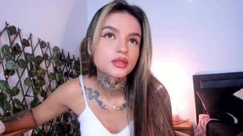 Snapshot of medussa13 chatting on 10/06/25, 01:08 medussa13 online show from 10/06/25, 01:08