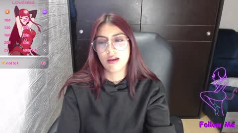 Snapshot of medussa_kat chatting on 01/15/25, 12:30 Katrina online show from 01/15/25, 12:30