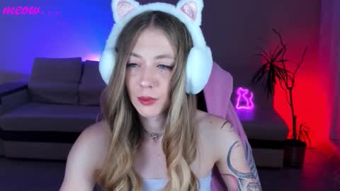 Sweet Meow nonude online show from 11/21/25, 05:06
