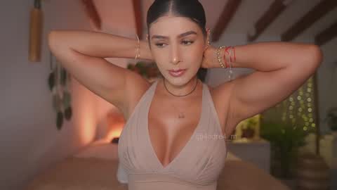 Snapshot of meegan1 chatting on 10/05/25, 11:41 Andrea online show from 10/05/25, 11:41