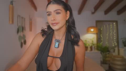 Snapshot of meegan1 chatting on 10/23/25, 12:26 Andrea online show from 10/23/25, 12:26