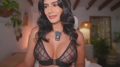 Snapshot of meegan1 chatting on 11/27/25, 11:45 Andrea online show from 11/27/25, 11:45