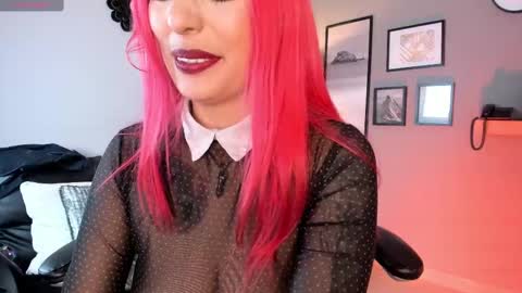 Snapshot of megaan_grey_ chatting on 10/01/25, 05:24 Megan Grey 3 online show from 10/01/25, 05:24