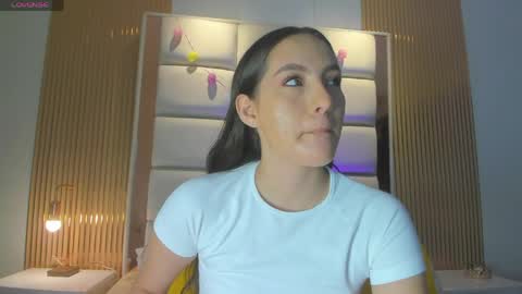 Snapshot of megaan_rouse chatting on 05/01/26, 11:37 megaan_rouse online show from 05/01/26, 11:37