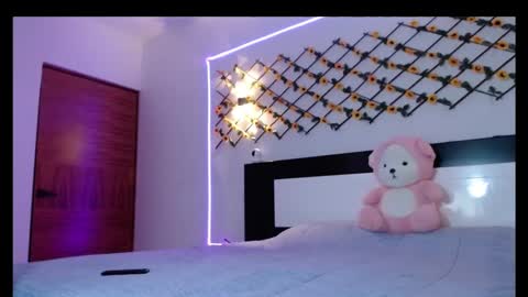 megam manze00 online show from 11/11/25, 12:10