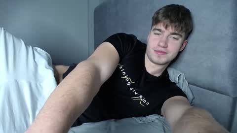 Max online show from 12/21/25, 09:11