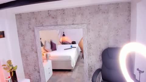 Megan online show from 11/19/25, 03:17