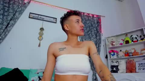 Snapshot of megan_and_clohe chatting on 09/30/25, 07:19 M E G A N online show from 09/30/25, 07:19