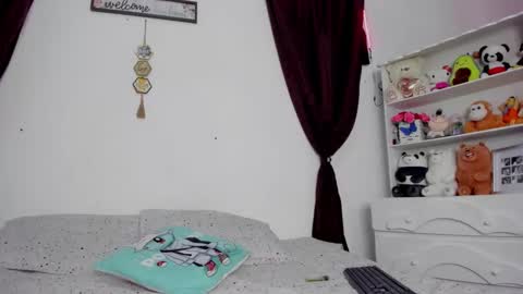 Snapshot of megan_and_clohe chatting on 10/09/25, 07:12 M E G A N online show from 10/09/25, 07:12