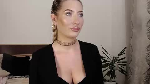 Snapshot of megan_blazee chatting on 09/24/25, 07:06 Megan Blazee  online show from 09/24/25, 07:06