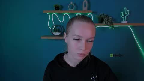 Snapshot of megan_cold chatting on 10/25/25, 09:06 megan_cold online show from 10/25/25, 09:06