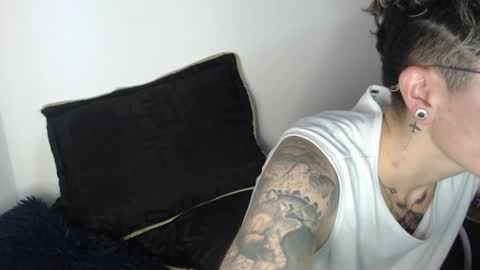 Megan and sophi online show from 09/13/25, 10:31