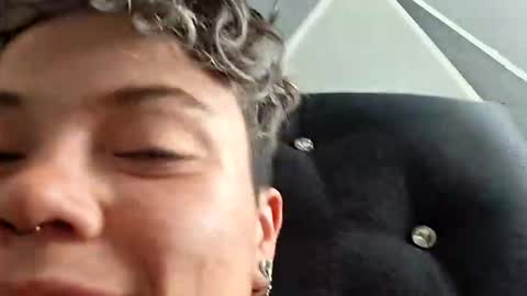 Megan and sophi online show from 10/16/25, 12:17