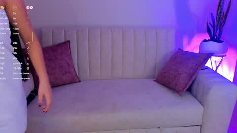 MEGAN COOPER online show from 06/17/26, 07:15