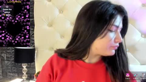 Snapshot of megan_devon chatting on 12/02/24, 11:34 online show from 12/02/24, 11:34