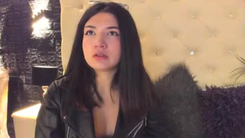 Snapshot of megan_devon chatting on 12/05/24, 11:38 online show from 12/05/24, 11:38
