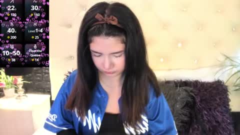 Snapshot of megan_devon chatting on 12/06/24, 11:44 online show from 12/06/24, 11:44