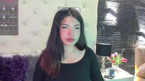Snapshot of megan_devon chatting on 01/10/25, 11:33 online show from 01/10/25, 11:33