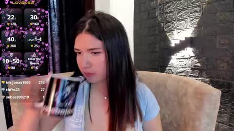 Snapshot of megan_devon chatting on 01/21/25, 04:58 online show from 01/21/25, 04:58