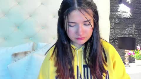 Snapshot of megan_devon chatting on 01/24/25, 05:53 online show from 01/24/25, 05:53