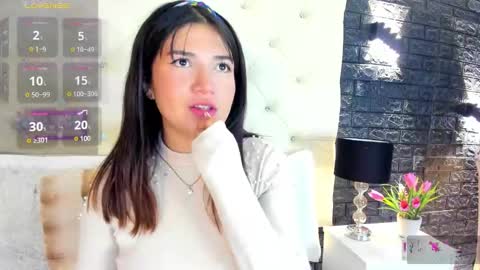 Snapshot of megan_devon chatting on 02/06/25, 11:43 online show from 02/06/25, 11:43