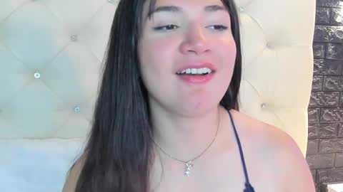 Snapshot of megan_devon chatting on 02/11/25, 02:46 online show from 02/11/25, 02:46