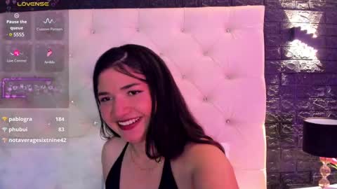 Snapshot of megan_devon chatting on 02/13/25, 02:42 online show from 02/13/25, 02:42