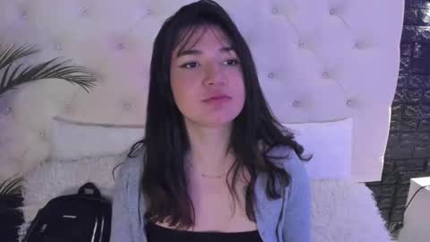 Snapshot of megan_devon chatting on 02/14/25, 12:03 online show from 02/14/25, 12:03