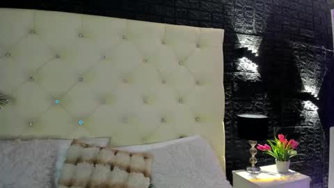 Snapshot of megan_devon chatting on 02/15/25, 12:43 online show from 02/15/25, 12:43