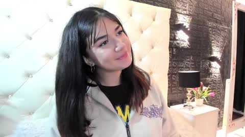 Snapshot of megan_devon chatting on 02/21/25, 11:22 online show from 02/21/25, 11:22
