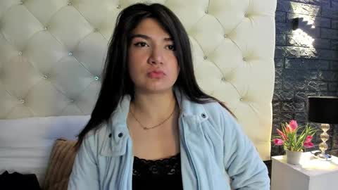 Snapshot of megan_devon chatting on 02/28/25, 11:14 online show from 02/28/25, 11:14