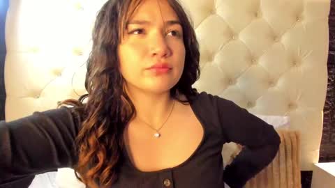 Snapshot of megan_devon chatting on 03/03/25, 11:55 online show from 03/03/25, 11:55
