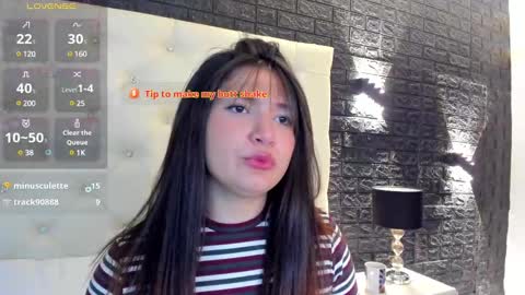 Snapshot of megan_devon chatting on 03/04/25, 05:56 online show from 03/04/25, 05:56