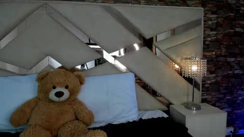 Snapshot of megan_devon chatting on 09/29/25, 11:26 online show from 09/29/25, 11:26