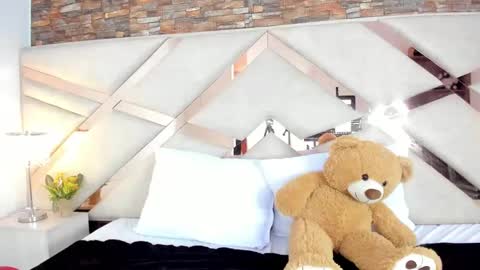 Snapshot of megan_devon chatting on 10/02/25, 04:25 online show from 10/02/25, 04:25