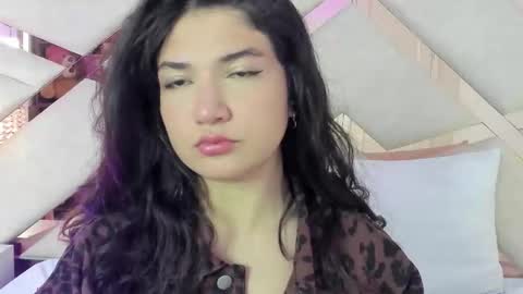 Snapshot of megan_devon chatting on 10/21/25, 11:44 online show from 10/21/25, 11:44