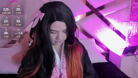 Snapshot of megan_devon chatting on 10/31/25, 01:45 online show from 10/31/25, 01:45